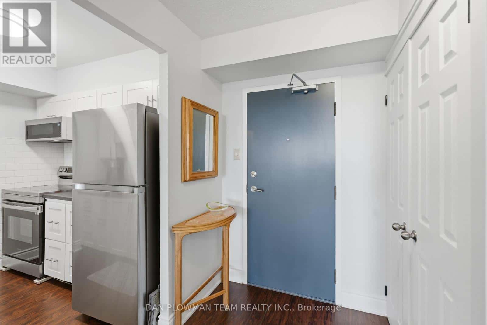 314 - 1665 PICKERING PARKWAY — Pickering (Village East), Ontario - Photo 2 of 31