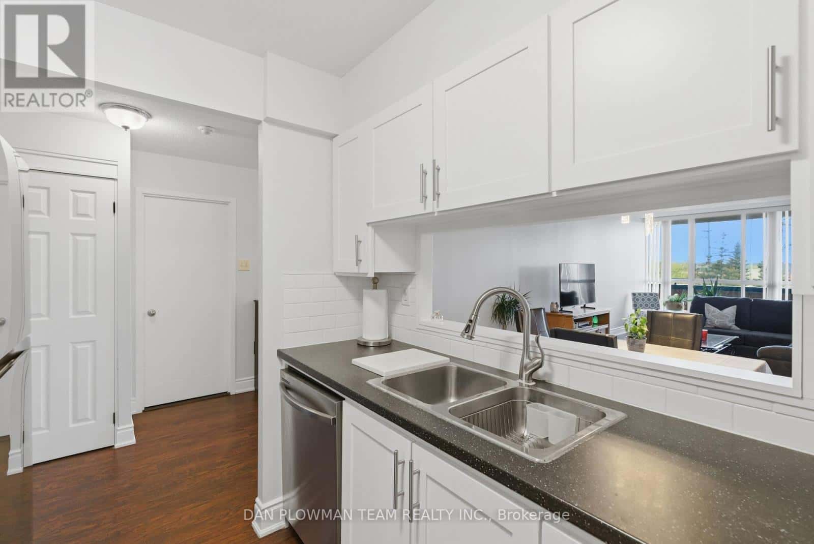 314 - 1665 PICKERING PARKWAY — Pickering (Village East), Ontario - Photo 5 of 31