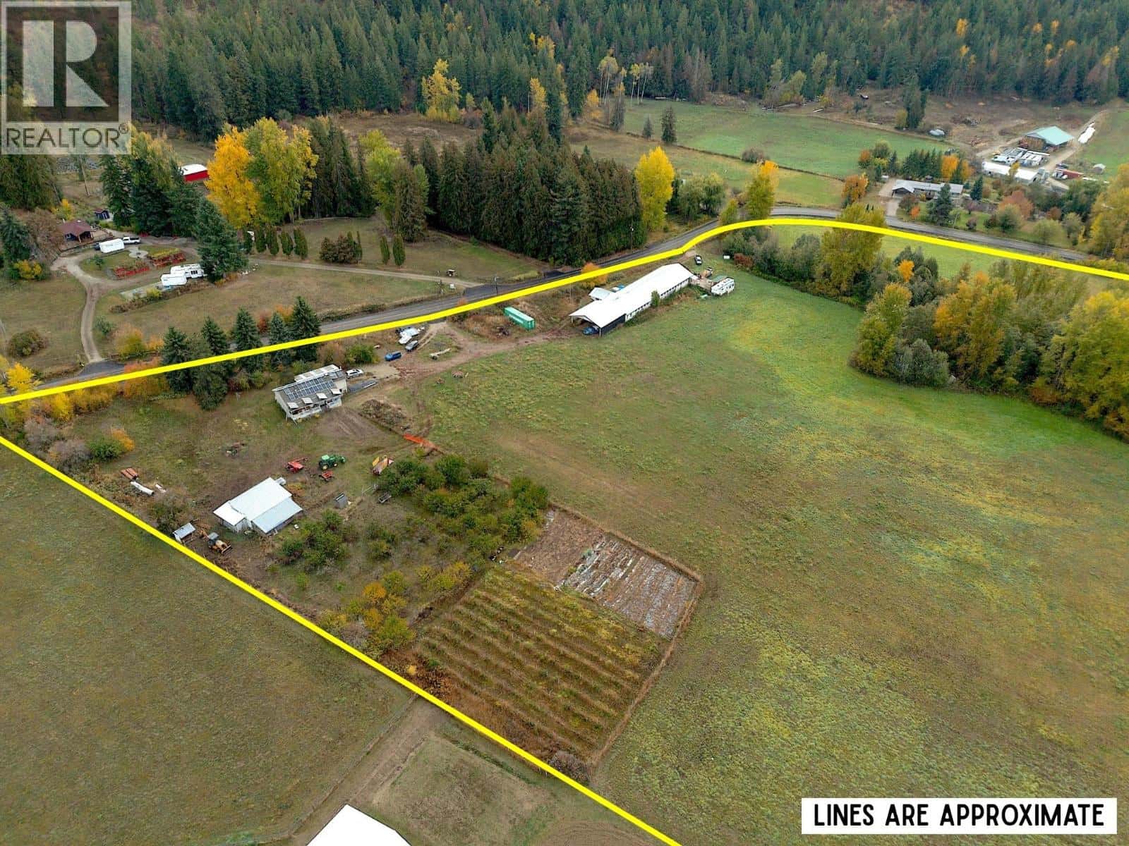 1277 Mountain View Road — Spallumcheen, British Columbia - Photo 3 of 47