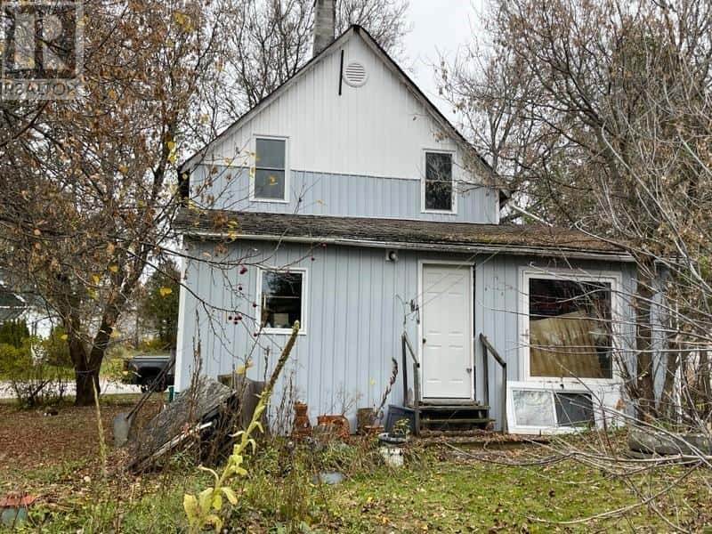 131 Edward Street N — Powassan, Ontario - Photo 5 of 6