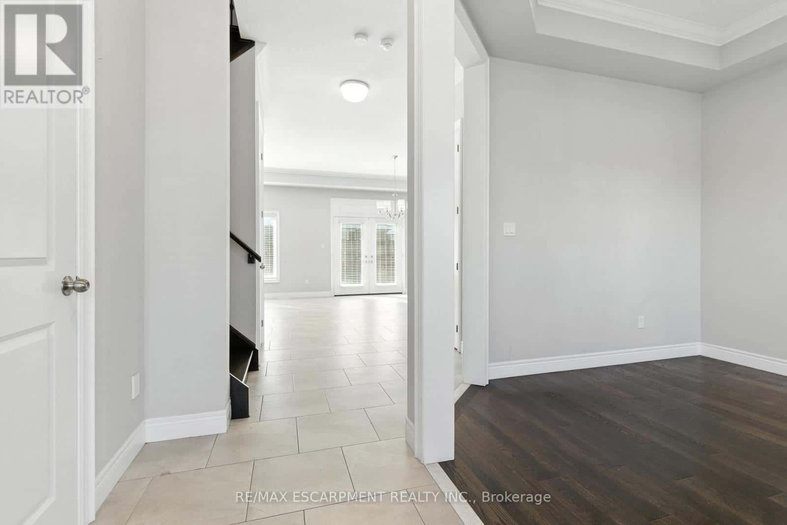 43 RIESLING COURT — Hamilton (Gershome), Ontario - Photo 3 of 47