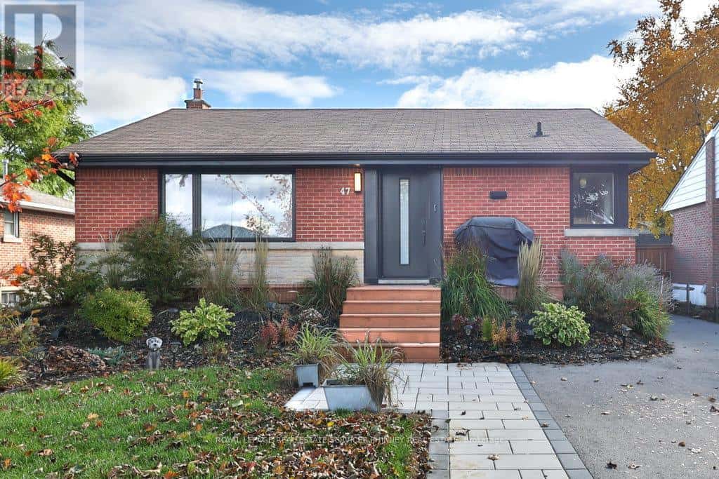 UPPER - 47 CASTLEFIELD DRIVE — Hamilton (Hampton Heights), Ontario - Photo 2 of 38