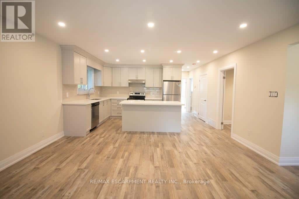 130 WEST 34TH STREET — Hamilton (Westcliffe), Ontario - Photo 5 of 17