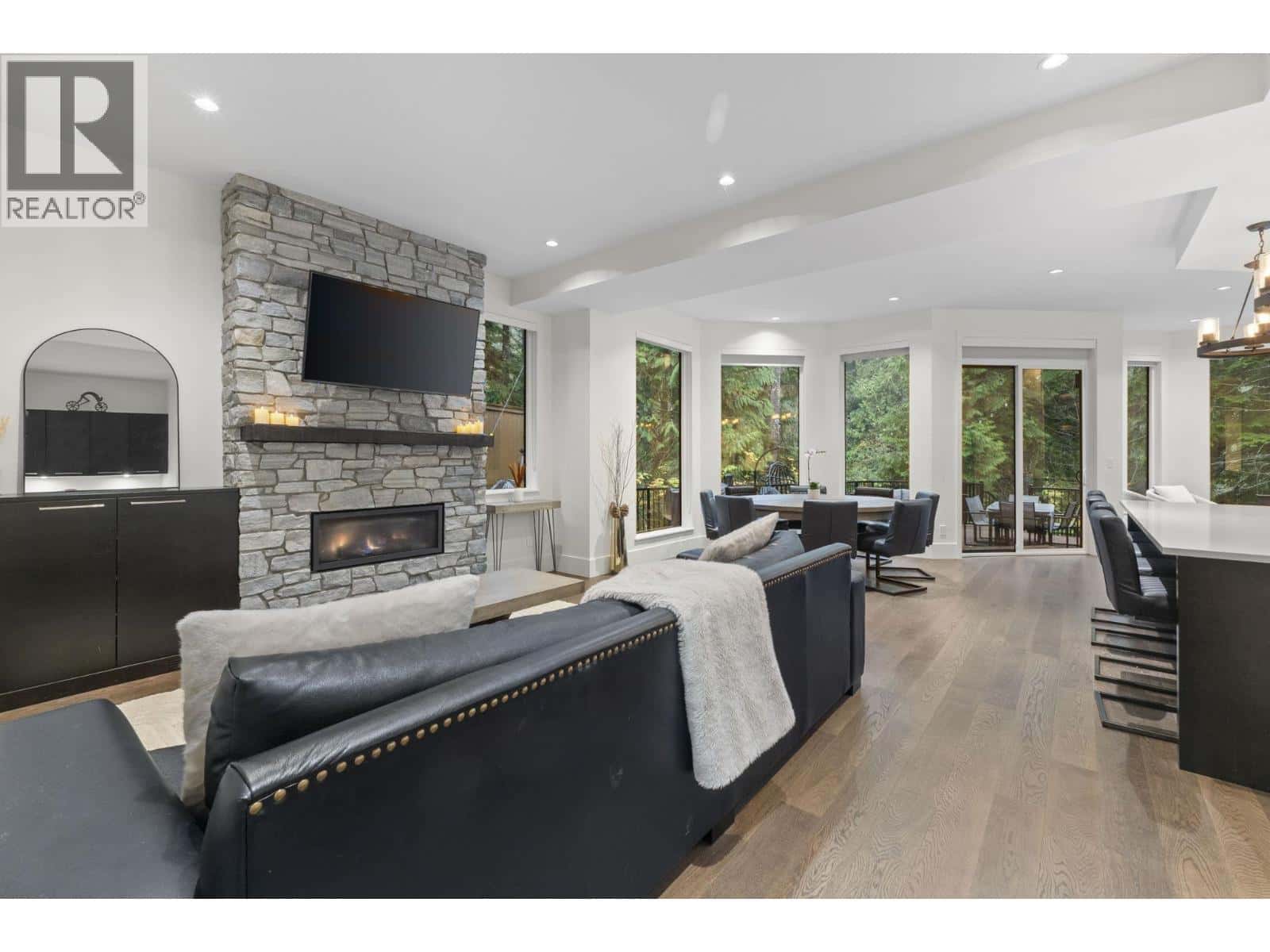 3295 SUNNYSIDE Road 22