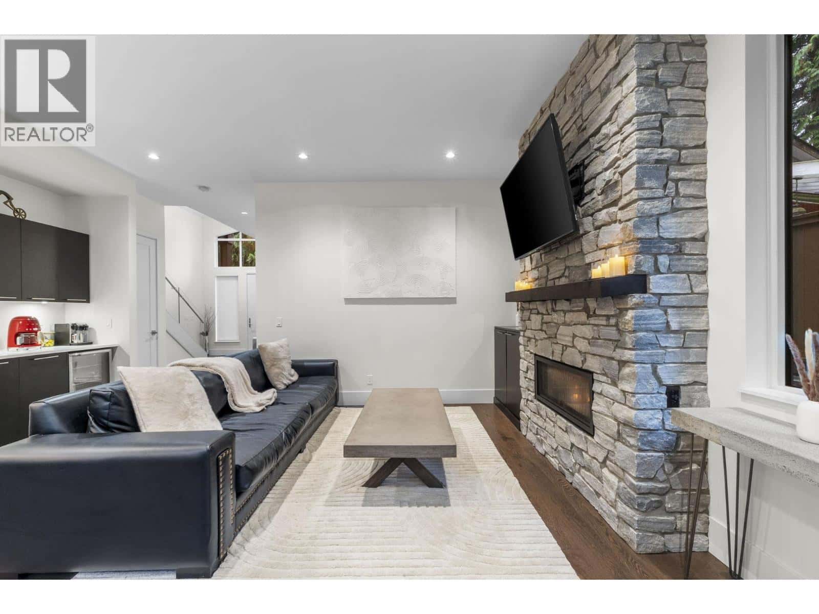 22 3295 SUNNYSIDE ROAD — Anmore, British Columbia - Photo 3 of 40