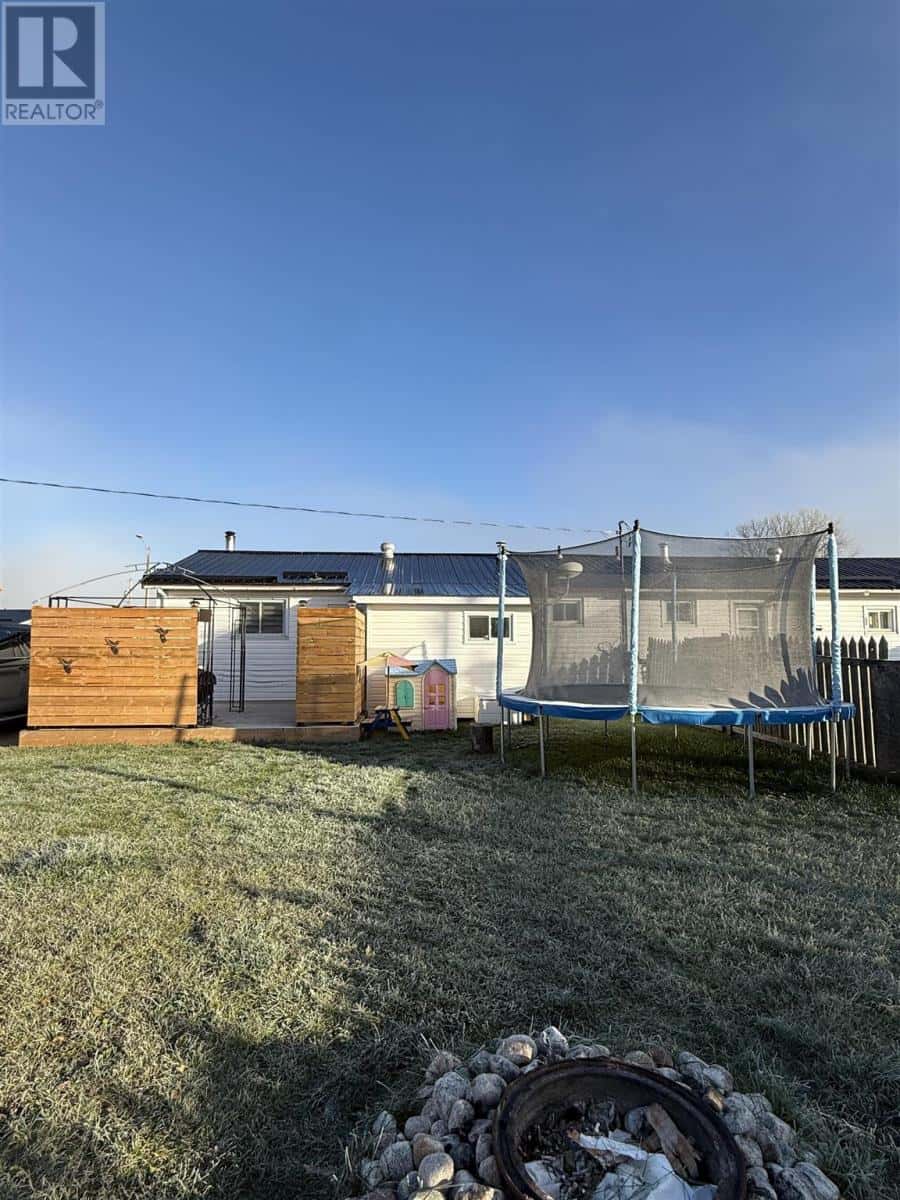 215 Des Sapins — Dubreuilville, Ontario - Photo 4 of 30