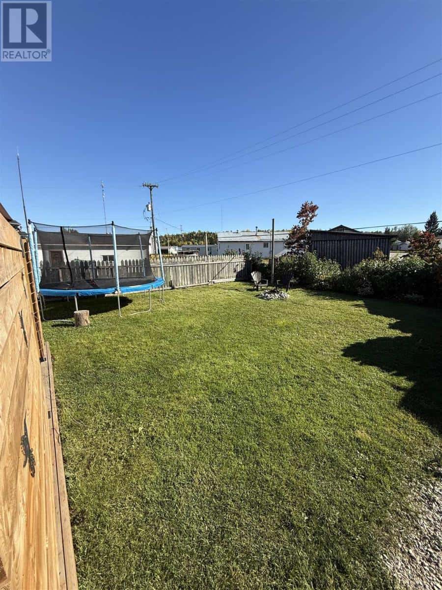 215 Des Sapins — Dubreuilville, Ontario - Photo 5 of 30