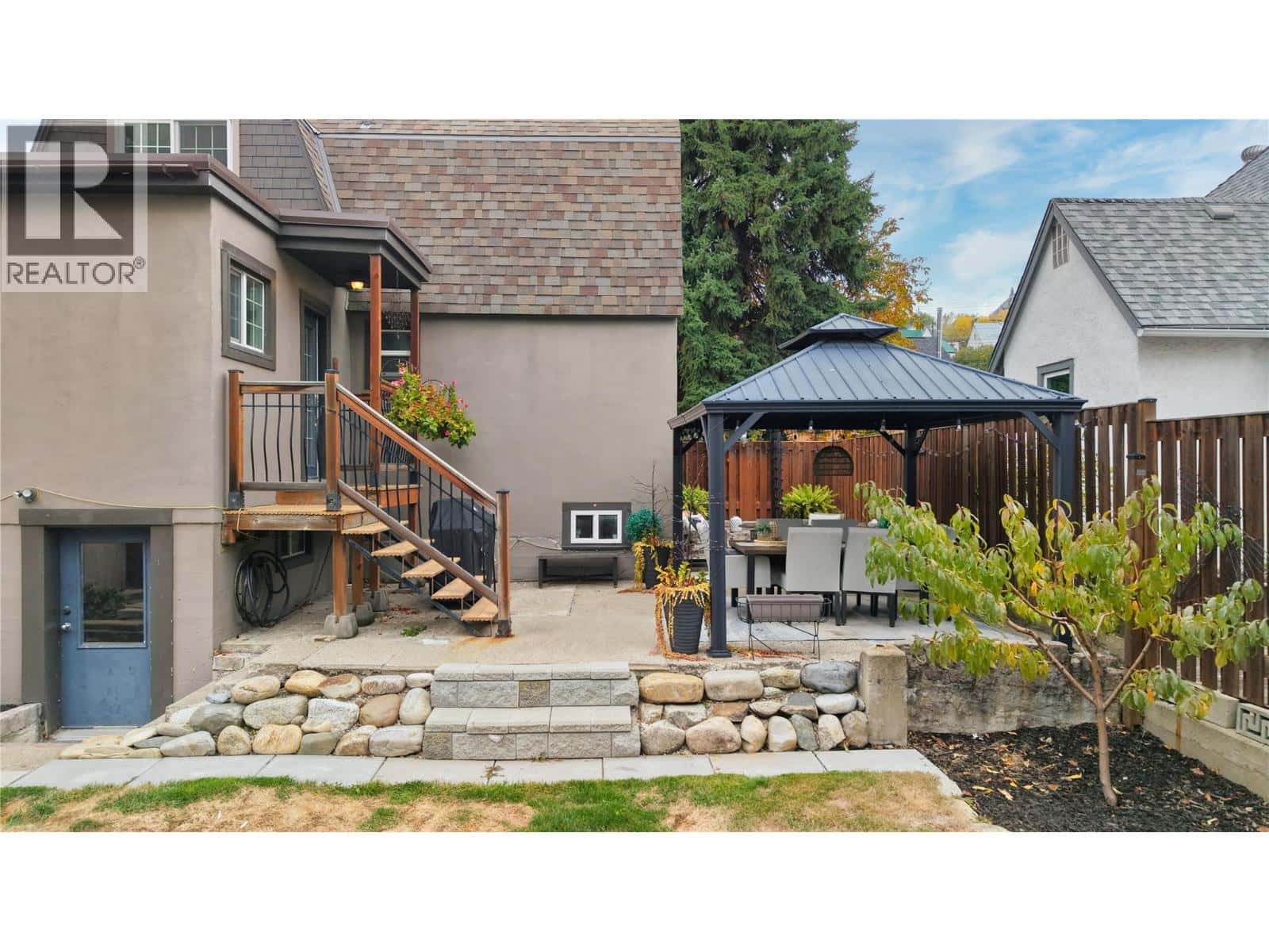 698 Kipling Street — Warfield, British Columbia - Photo 4 of 54