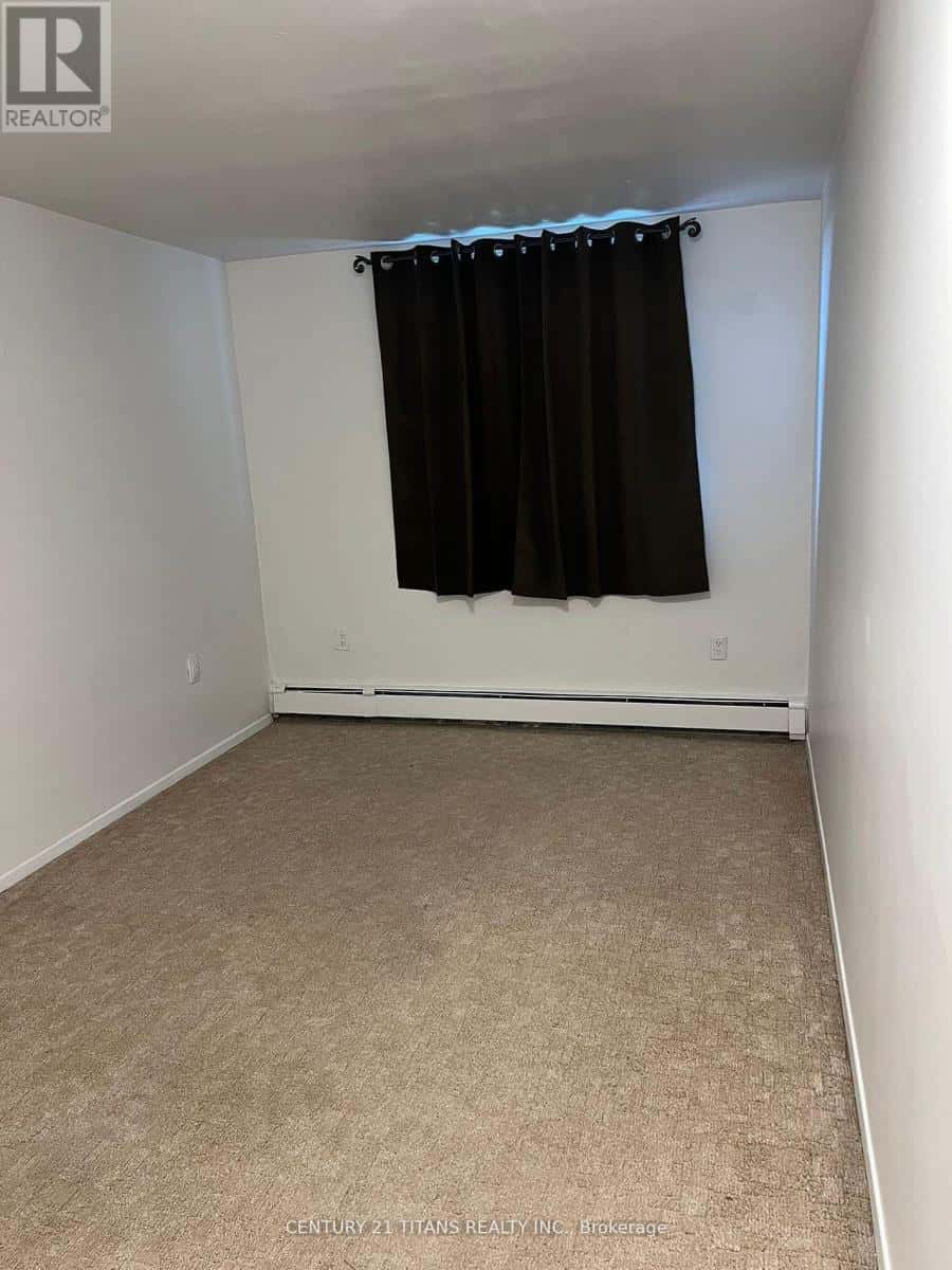 702 - 931 WONDERLAND ROAD — London South (South M), Ontario - Photo 3 of 8