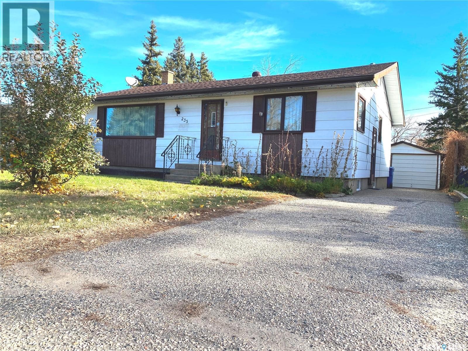 235 Company AVENUE S — Fort Qu'Appelle, Saskatchewan - Main photo