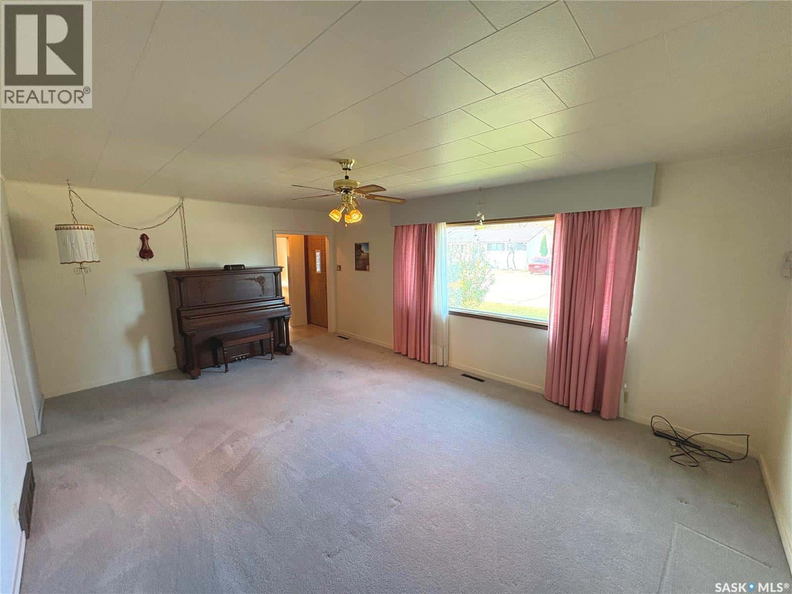 235 Company AVENUE S — Fort Qu'Appelle, Saskatchewan - Photo 5 of 25