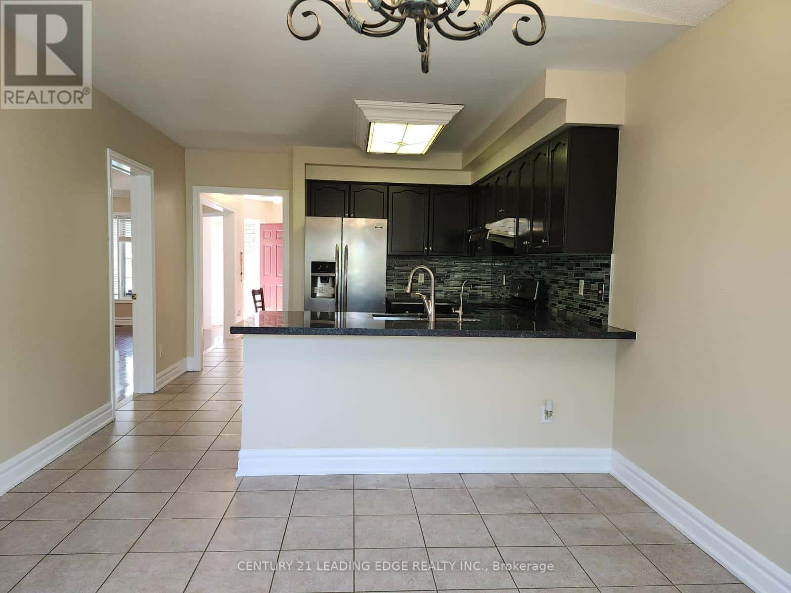 MAIN - 140 ROXBURY STREET — Markham (Rouge River Estates), Ontario - Photo 2 of 10