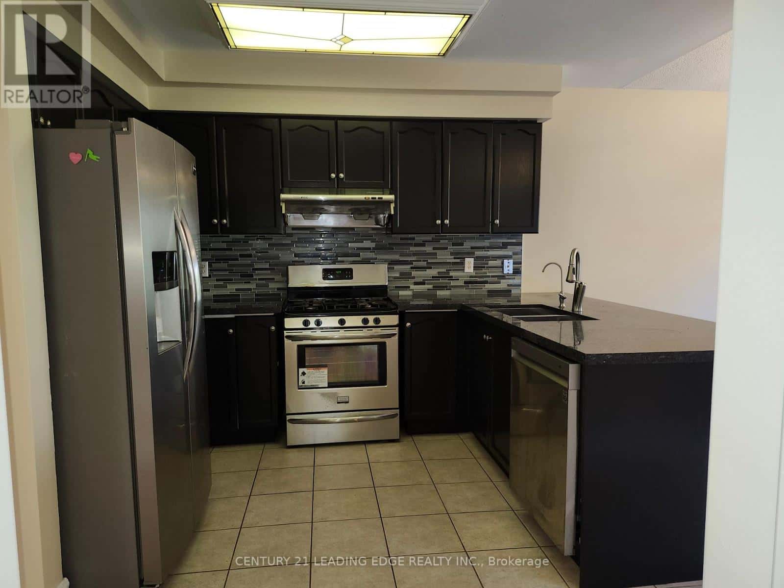 MAIN - 140 ROXBURY STREET — Markham (Rouge River Estates), Ontario - Photo 3 of 10