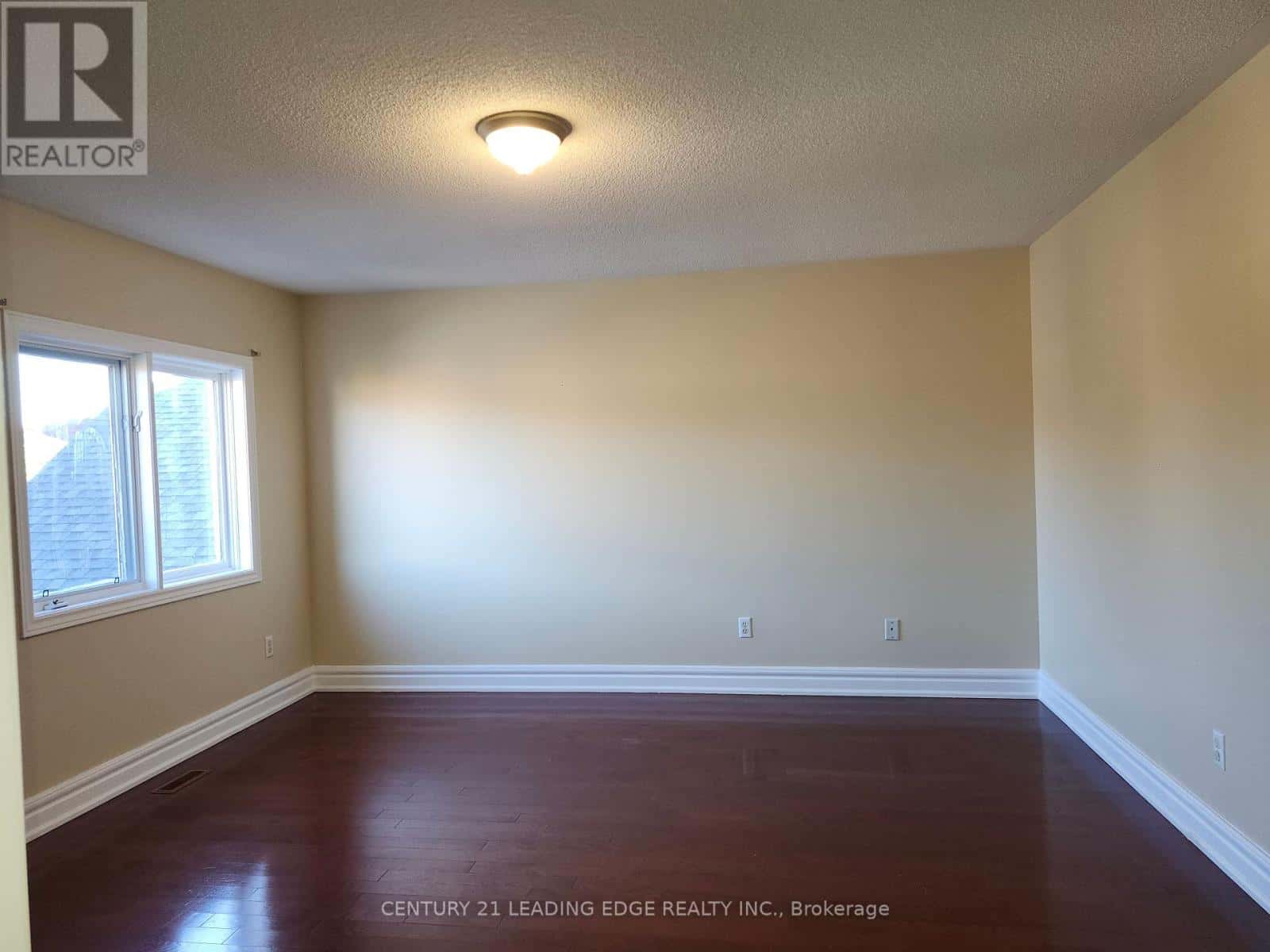 MAIN - 140 ROXBURY STREET — Markham (Rouge River Estates), Ontario - Photo 5 of 10