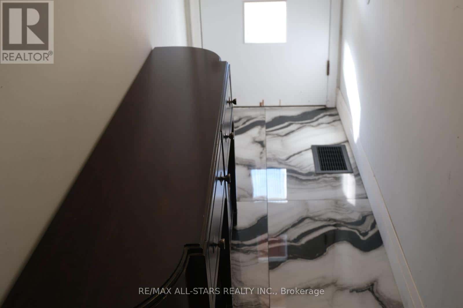 75 KEITH STREET — Hamilton (Industrial Sector), Ontario - Photo 4 of 18