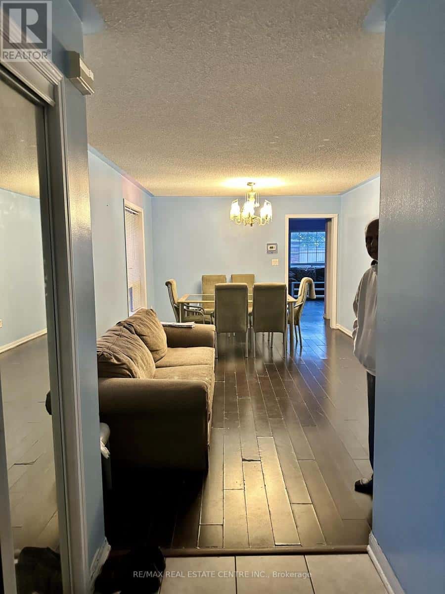 85 HERDWICK STREET — Brampton (Gore Industrial North), Ontario - Photo 5 of 18