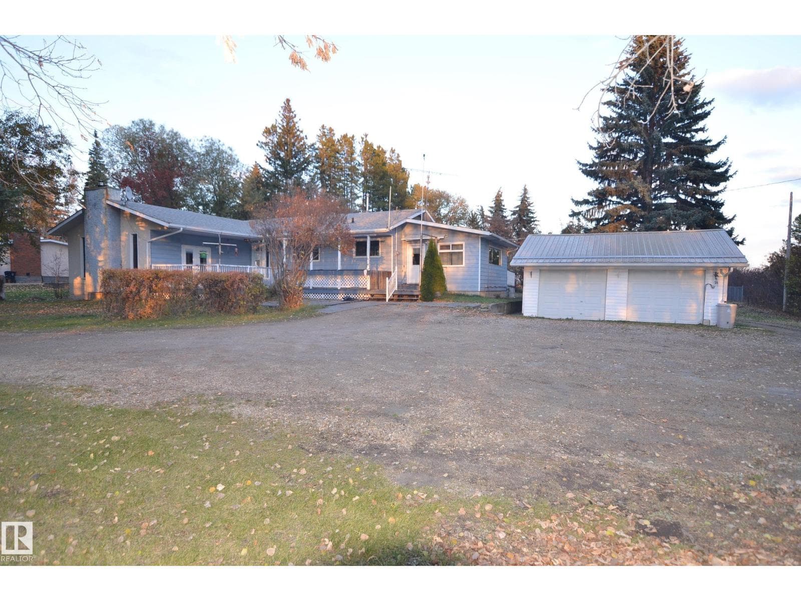 5815 West Boundary Road — Barrhead, Alberta - Main photo