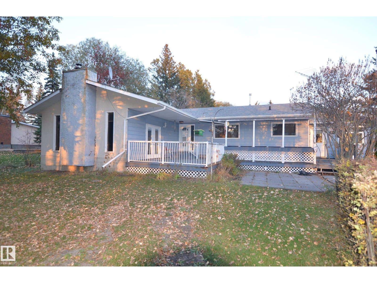 5815 West Boundary Road — Barrhead, Alberta - Photo 4 of 11