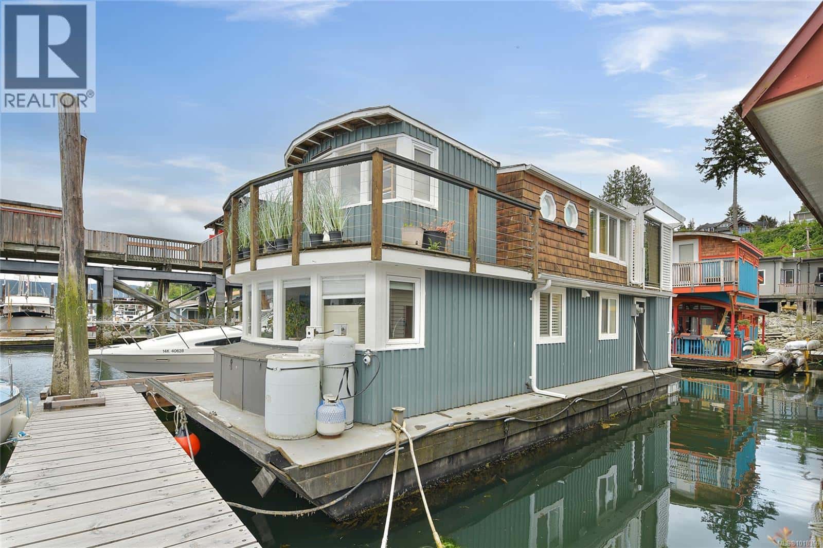 5 1765 Cowichan Bay Rd — Cowichan Bay, British Columbia - Photo 3 of 48