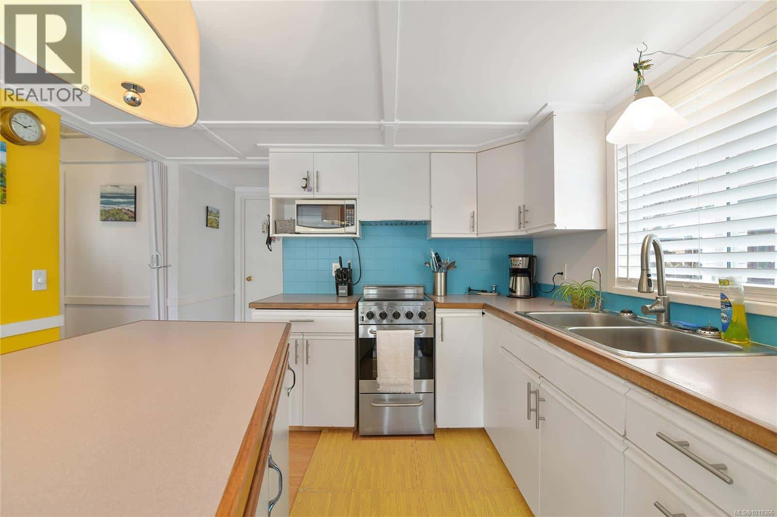 5 1765 Cowichan Bay Rd — Cowichan Bay, British Columbia - Photo 5 of 48