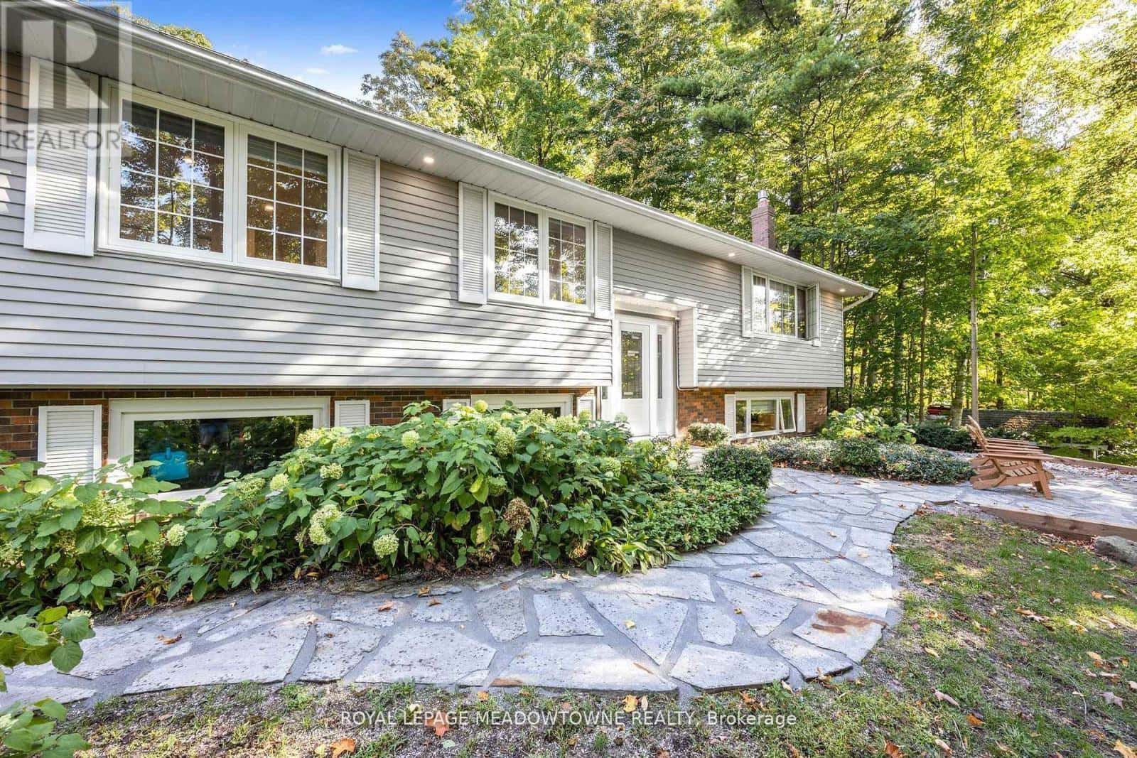 106 Campbell Avenue East