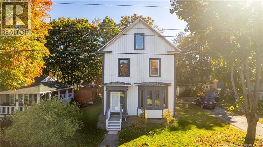 15 Veazey Street — St. Stephen, New Brunswick - Photo 2 of 50