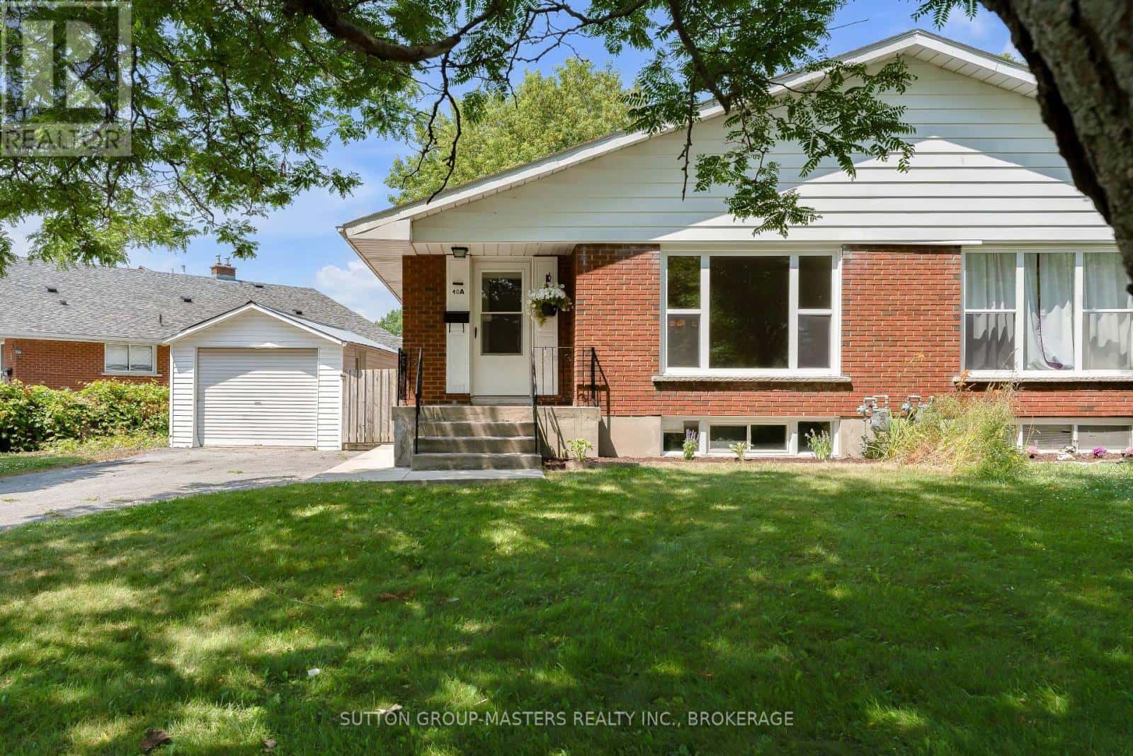 40 CRESCENT DRIVE — Kingston (City SouthWest), Ontario - Photo 2 of 36