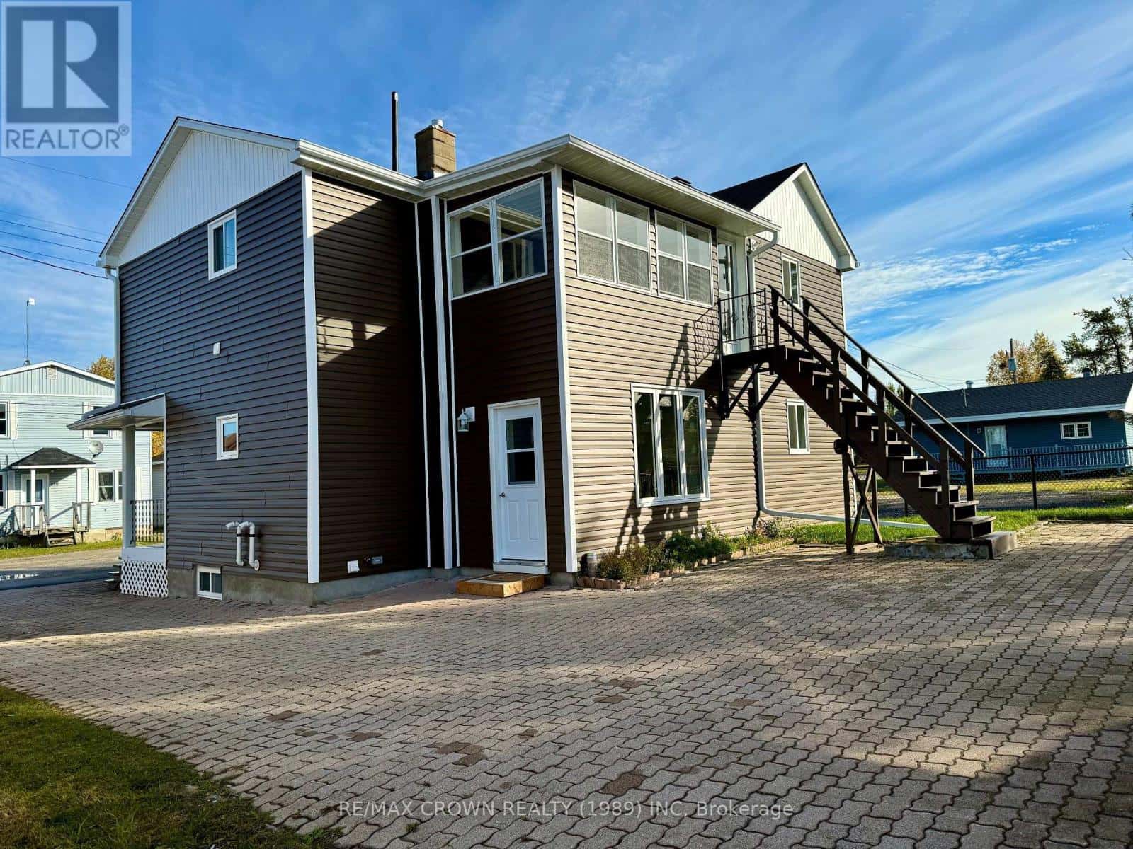 177 ELAINE AVENUE — Smooth Rock Falls (SRF), Ontario - Photo 3 of 50