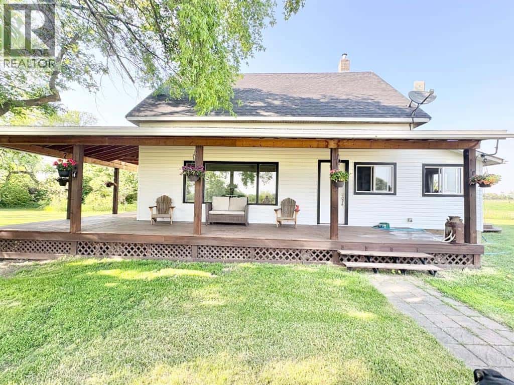 37427 Range Road 19-2 — Rural Stettler No. 6, County of, Alberta - Photo 2 of 50