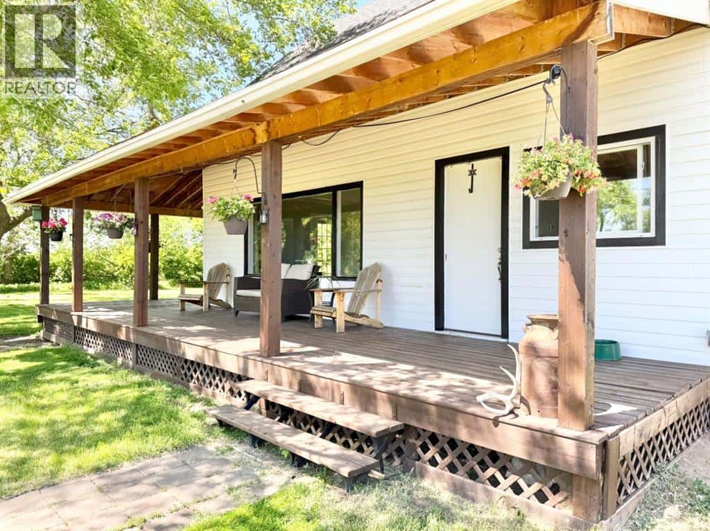 37427 Range Road 19-2 — Rural Stettler No. 6, County of, Alberta - Photo 3 of 50