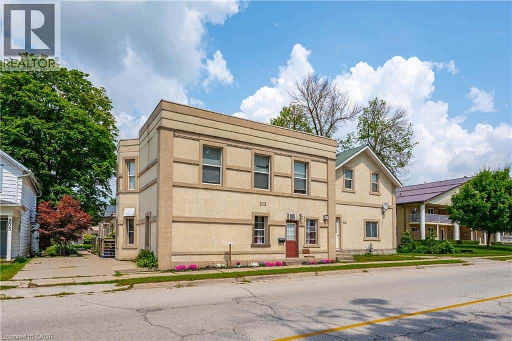 213 MAIN Street East