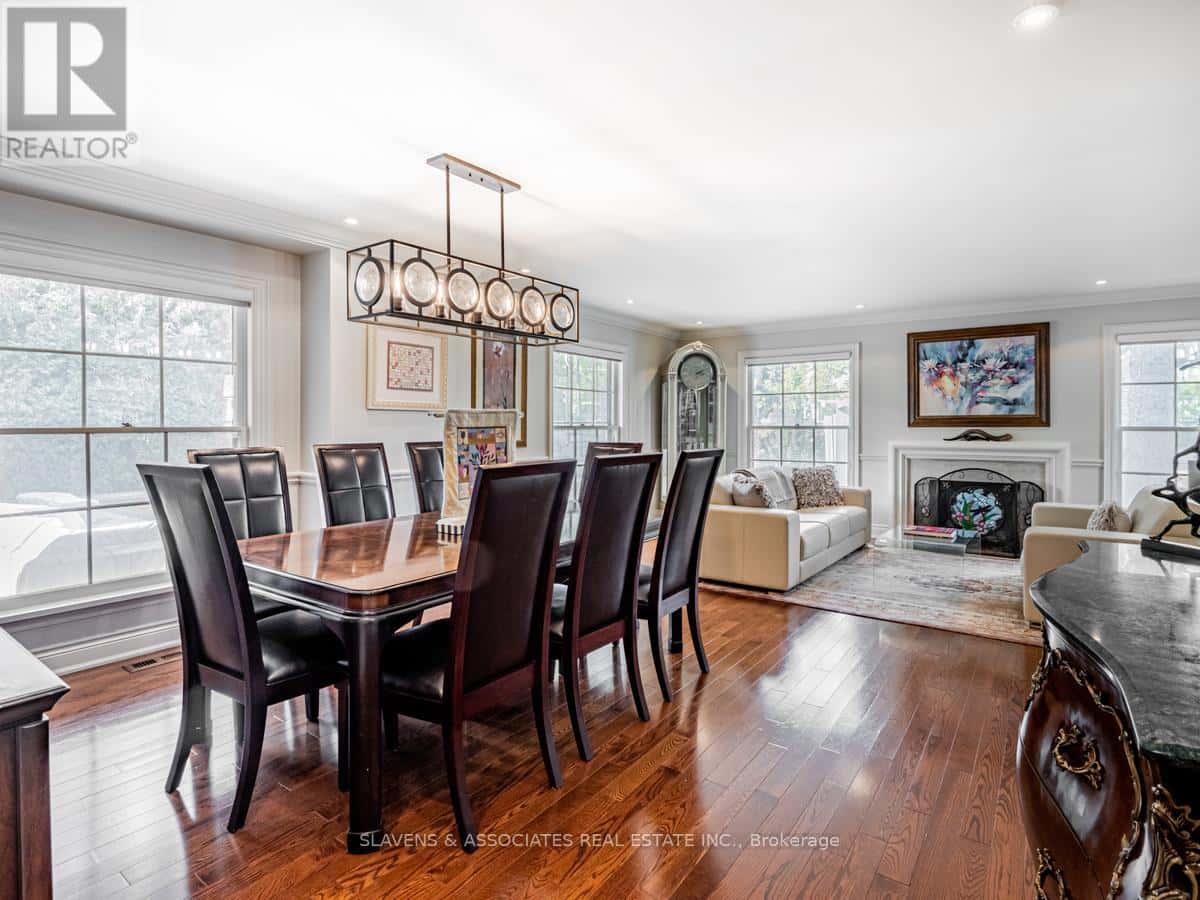 18 HAMMOK CRESCENT — Markham (Bayview Glen), Ontario - Photo 2 of 41