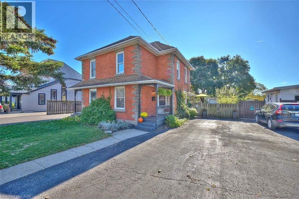 312 CLARENCE Street — Port Colborne, Ontario - Main photo