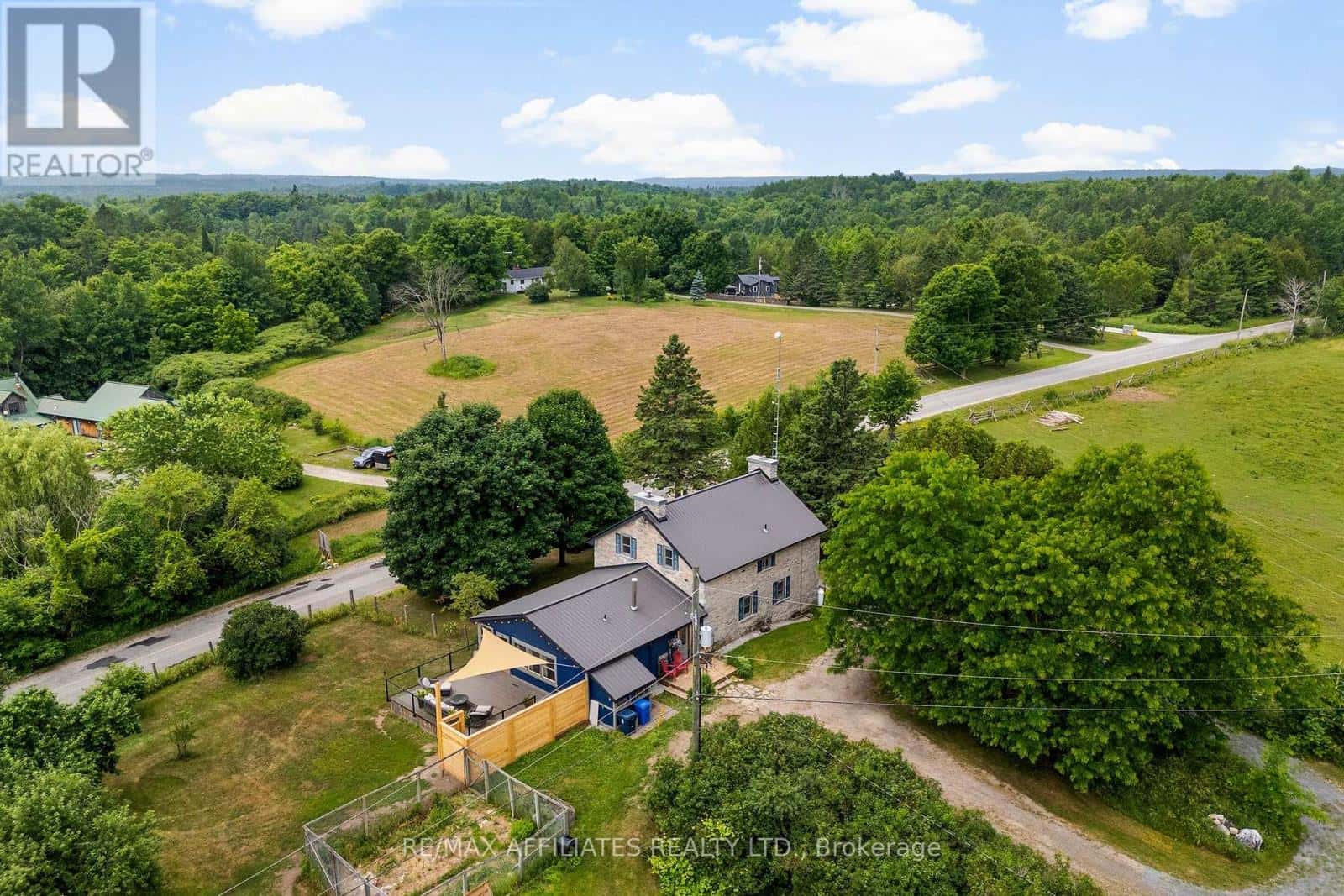 1415 SHERIDAN RAPIDS ROAD — Lanark Highlands, Ontario - Photo 4 of 48