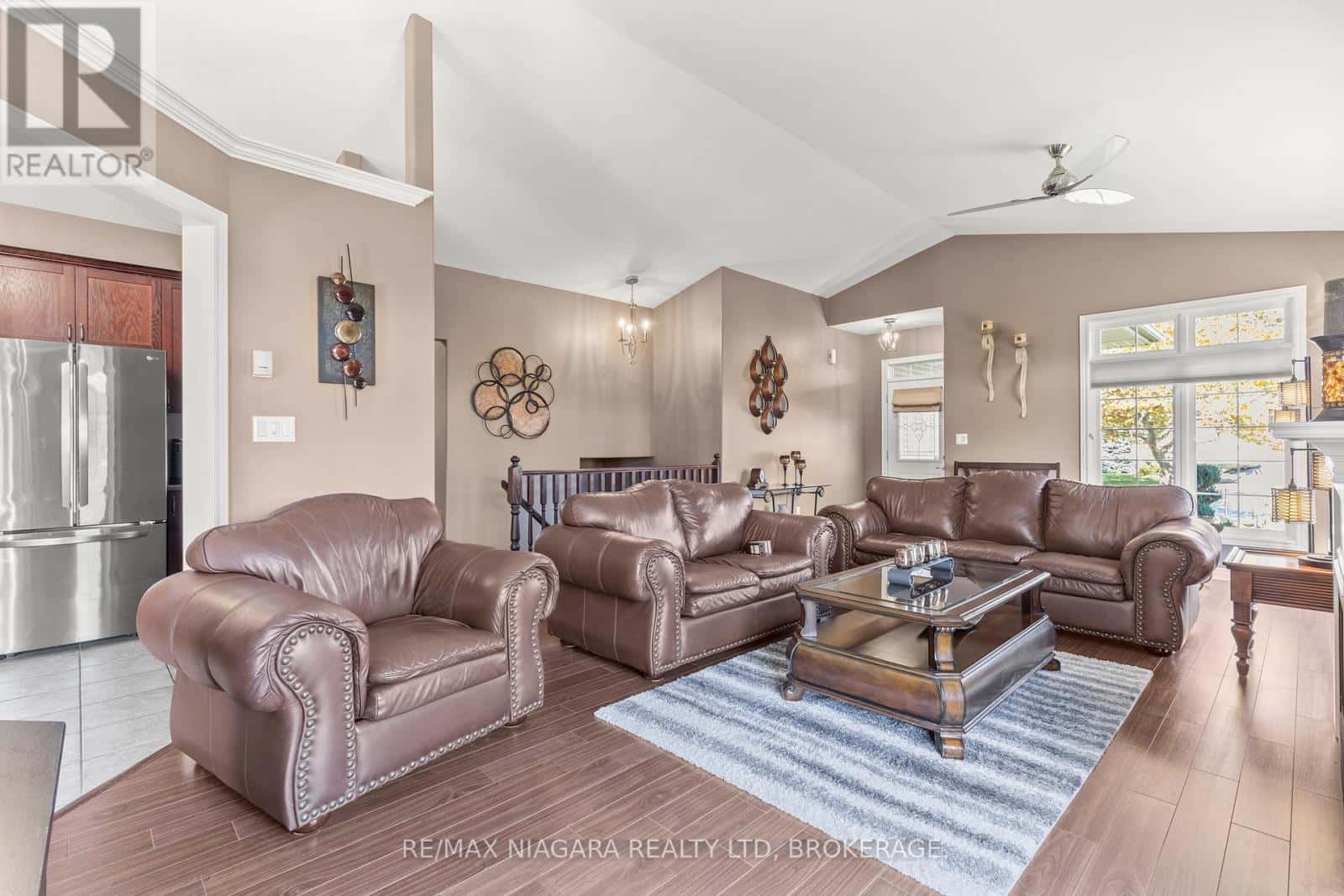 3579 CARVER STREET — Fort Erie (Stevensville), Ontario - Photo 5 of 37