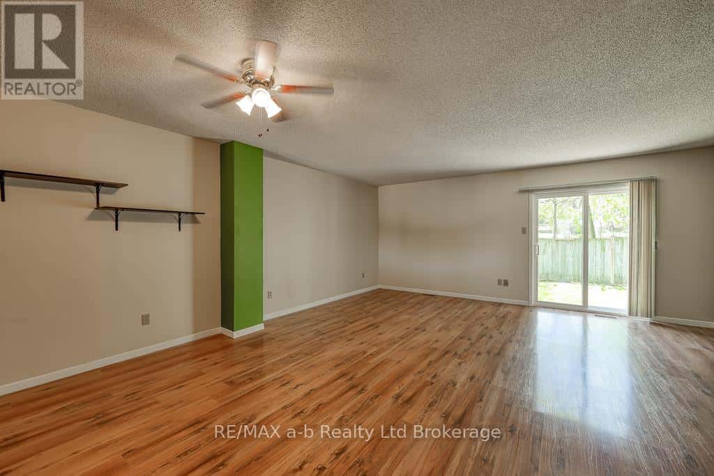 20 - 275 GEORGE STREET — Ingersoll (Ingersoll - North), Ontario - Photo 4 of 27