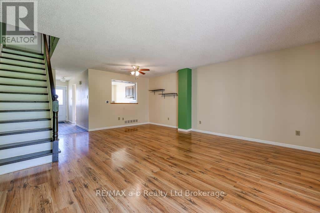 20 - 275 GEORGE STREET — Ingersoll (Ingersoll - North), Ontario - Photo 5 of 27