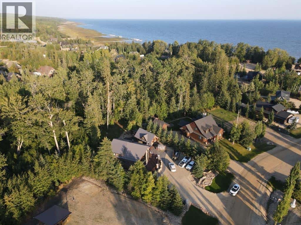 7, 13417 TWP RD 752A — High Prairie, Alberta - Photo 3 of 48