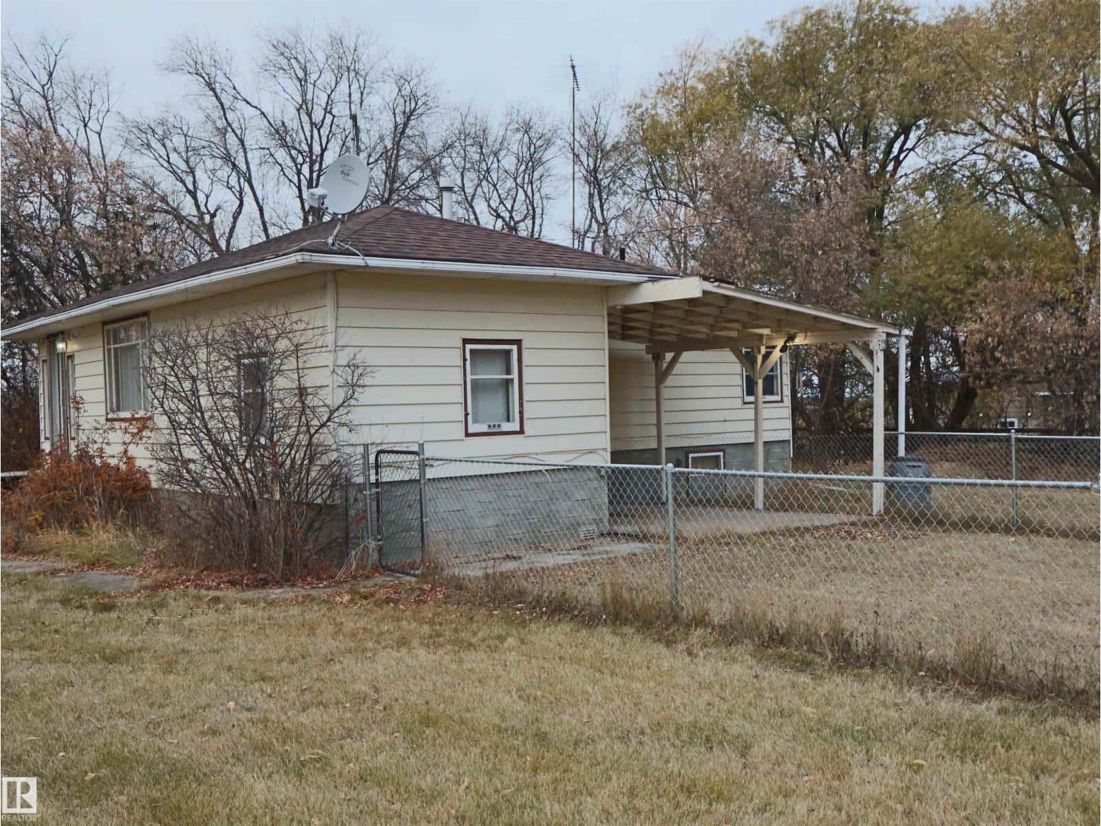 4032A TWP RD 604 — Rural Barrhead County, Alberta - Photo 3 of 41