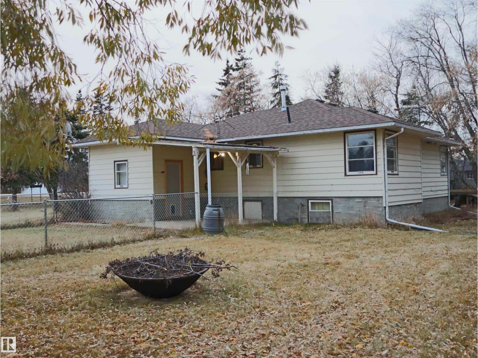 4032A TWP RD 604 — Rural Barrhead County, Alberta - Photo 5 of 41