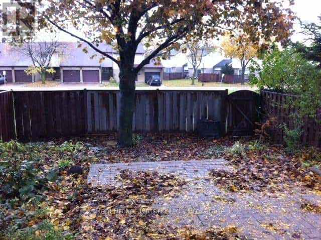 75 - 23 QUEENSLEA DRIVE — Hamilton (Quinndale), Ontario - Photo 4 of 5