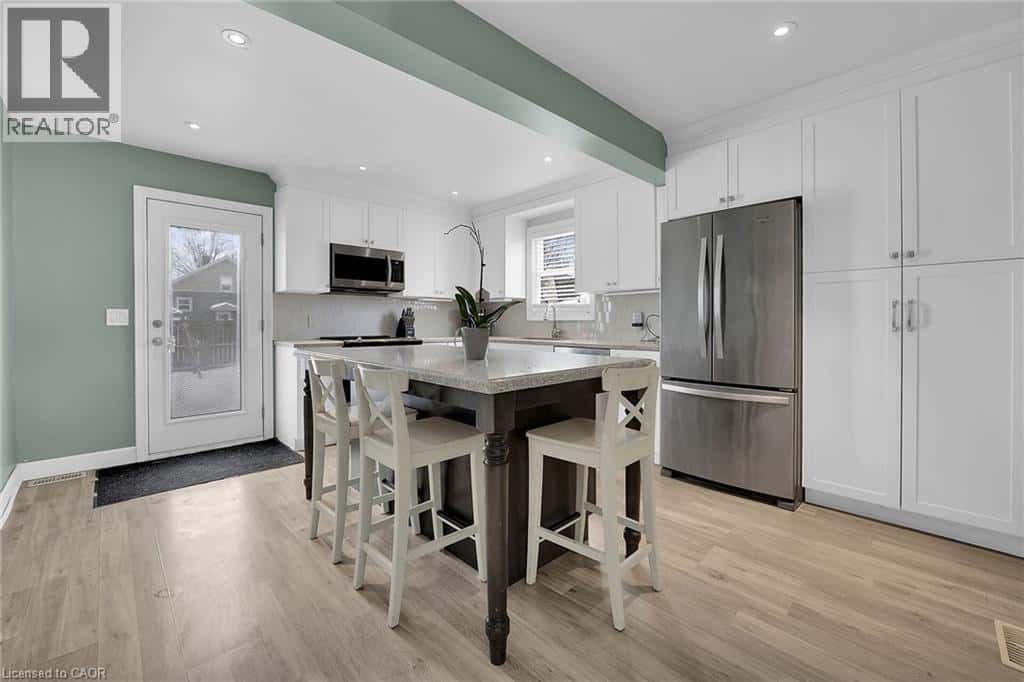 62 KNOLL Street — Port Colborne, Ontario - Photo 4 of 46