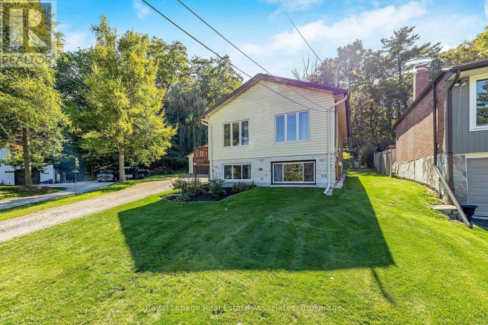 116 PARK STREET E — Halton Hills (Glen Williams), Ontario - Photo 5 of 12