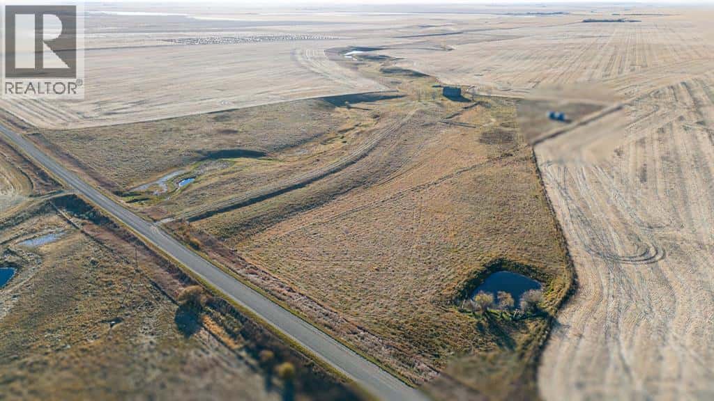 Twp Road 154 — Rural Vulcan County, Alberta - Photo 2 of 12