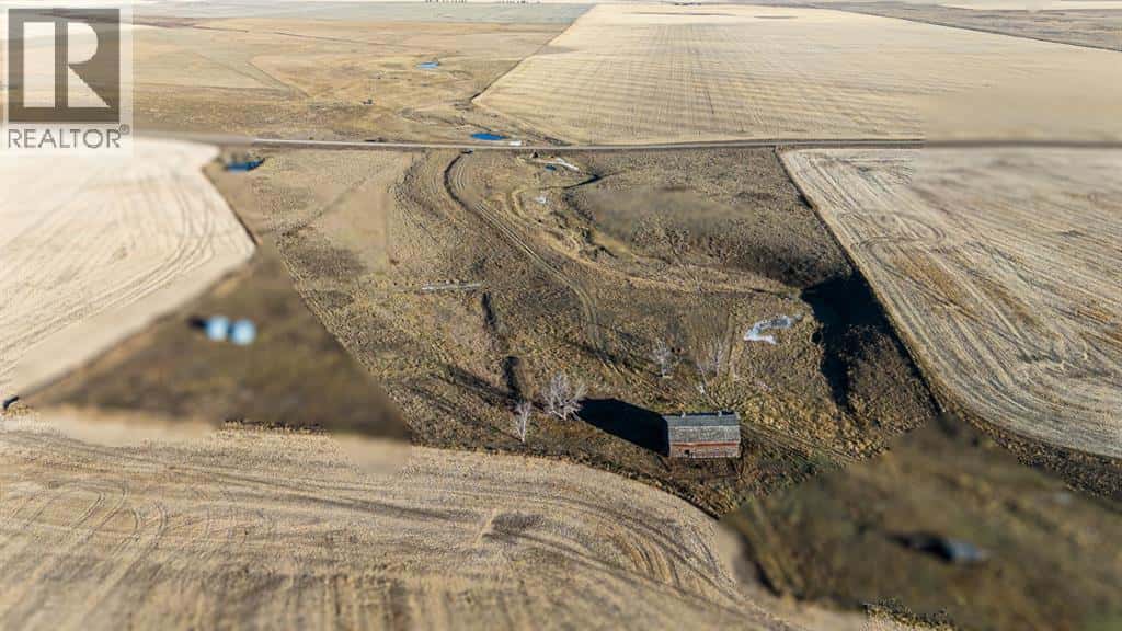 Twp Road 154 — Rural Vulcan County, Alberta - Photo 4 of 12