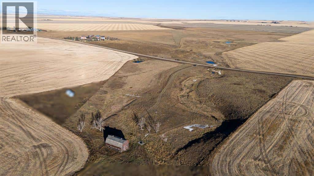 Twp Road 154 — Rural Vulcan County, Alberta - Photo 5 of 12