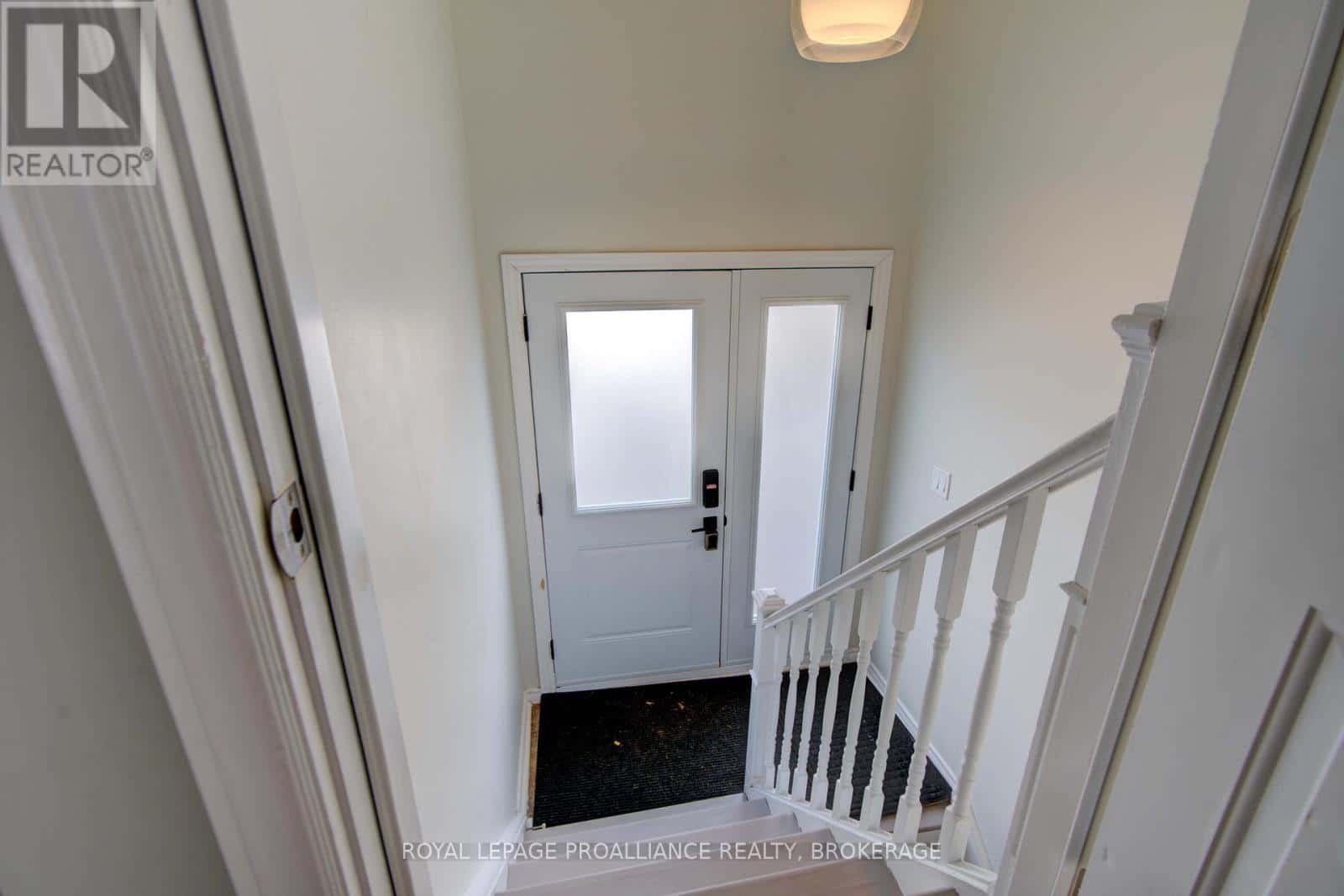 114 DRENNAN STREET — Kingston (Rideau), Ontario - Photo 4 of 41