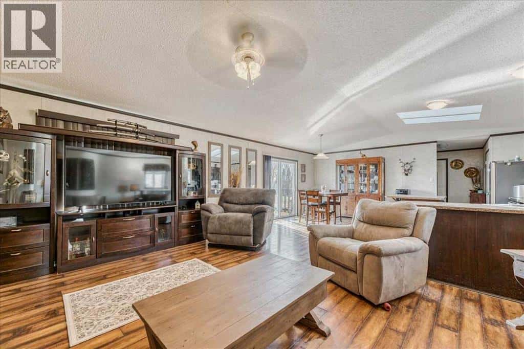 190003 240 Range Road — Rural Vulcan County, Alberta - Photo 3 of 29