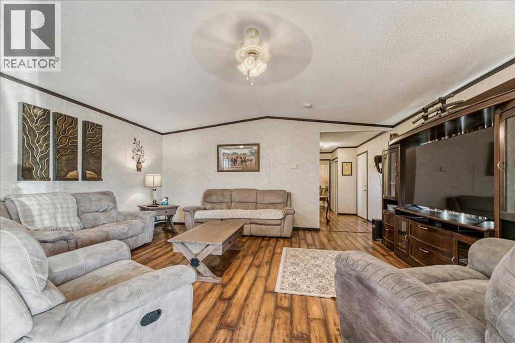 190003 240 Range Road — Rural Vulcan County, Alberta - Photo 4 of 29