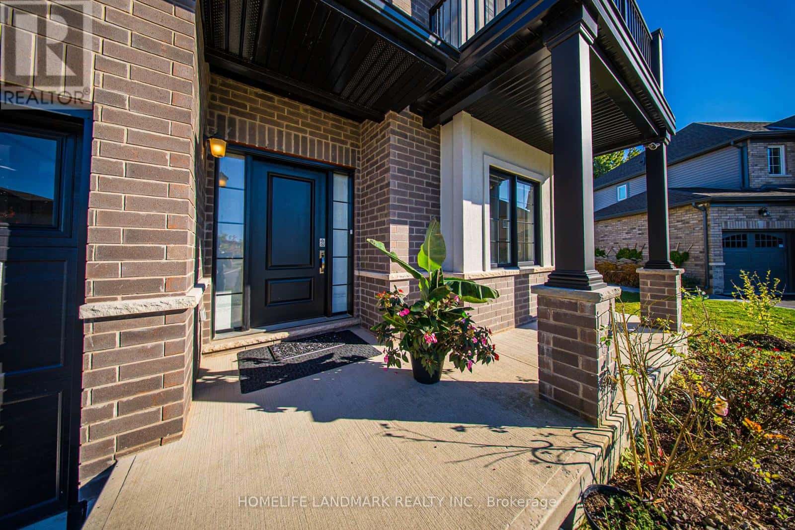 49 MONARCH STREET — Welland (Coyle Creek), Ontario - Photo 3 of 45